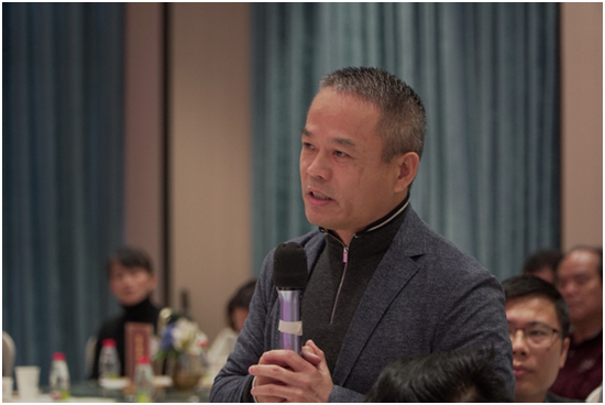 海南畫王文華傳播有限公司董事長陳潤。符敦孝攝