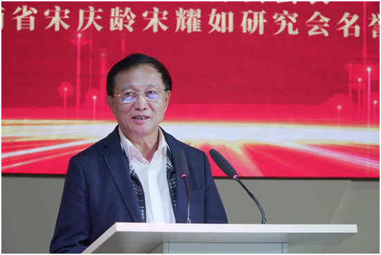 海南龍泉集團(tuán)有限公司董事長符史欽。符敦孝攝