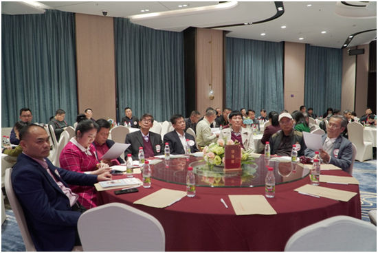 “攜手筑夢，守正創(chuàng)新”的迎新年企業(yè)界座談會(huì)現(xiàn)場。符敦孝攝